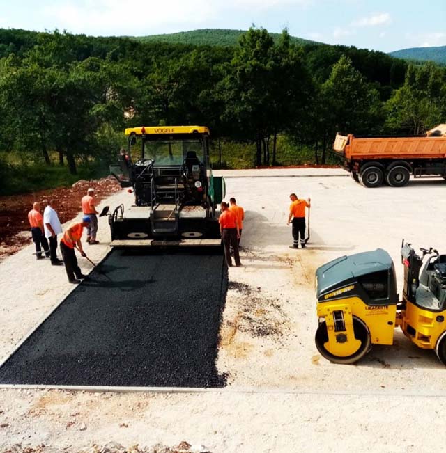 Završni radovi na igralištu u Švici                                                                                                                                                                                                                       